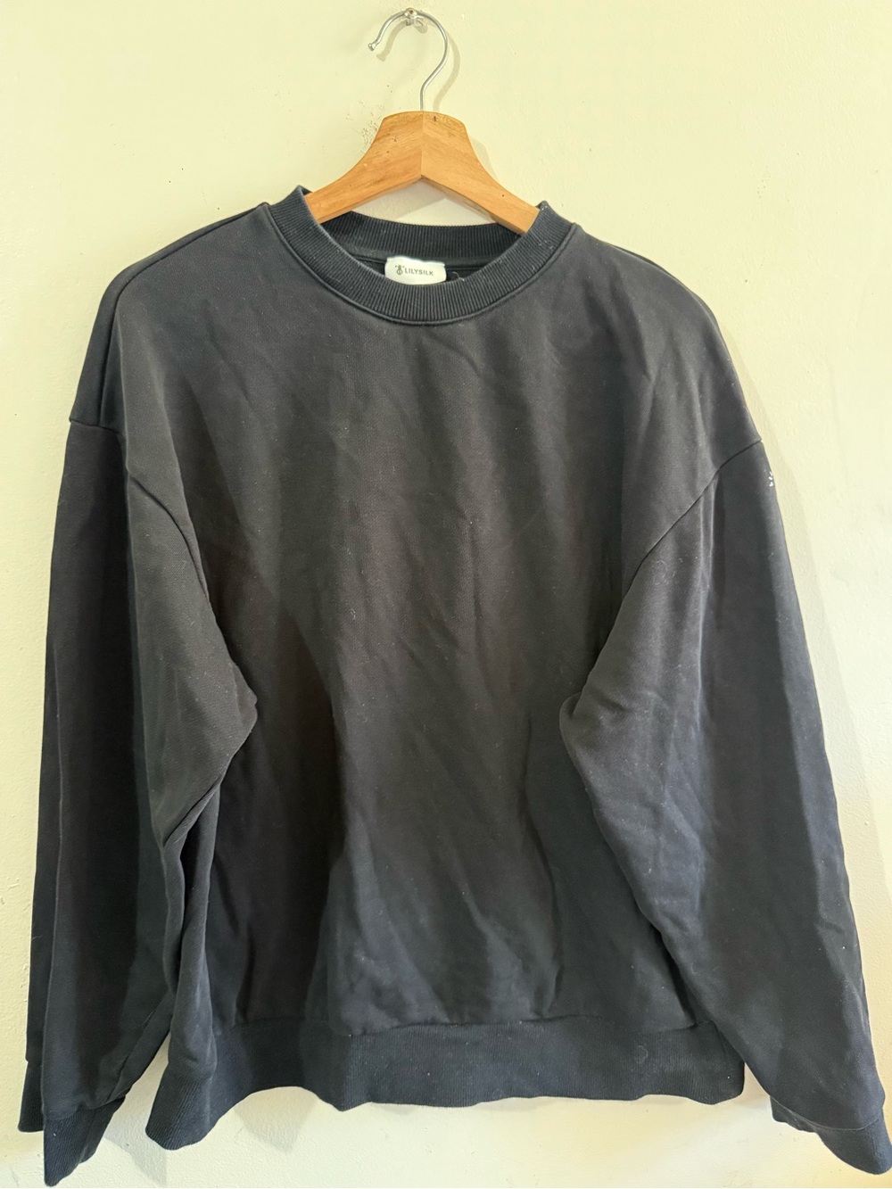 LILYSILK Classic Black Crewneck Sweatshirt - Unbranded Casual Pullover